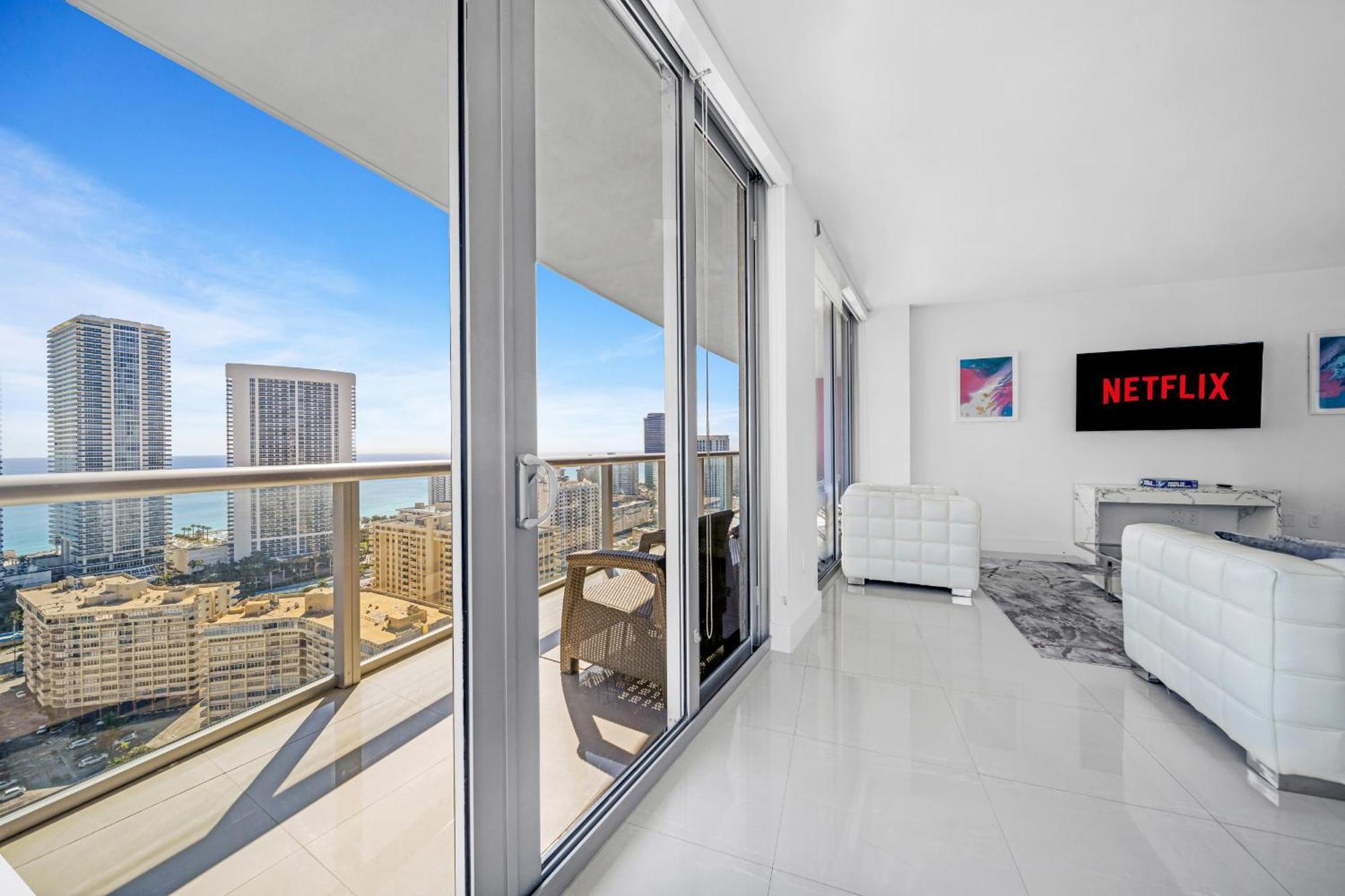Resort-Style Living With Direct Ocean Views - 3Br Beauty Hallandale Beach Exterior foto